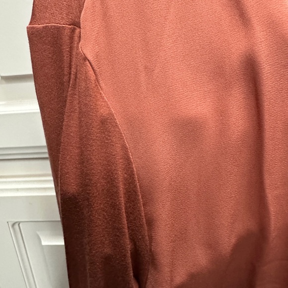 DR2 loose fit long blouse. Burnt orange. Size XS  (fits like a Small) - Picture 5 of 7